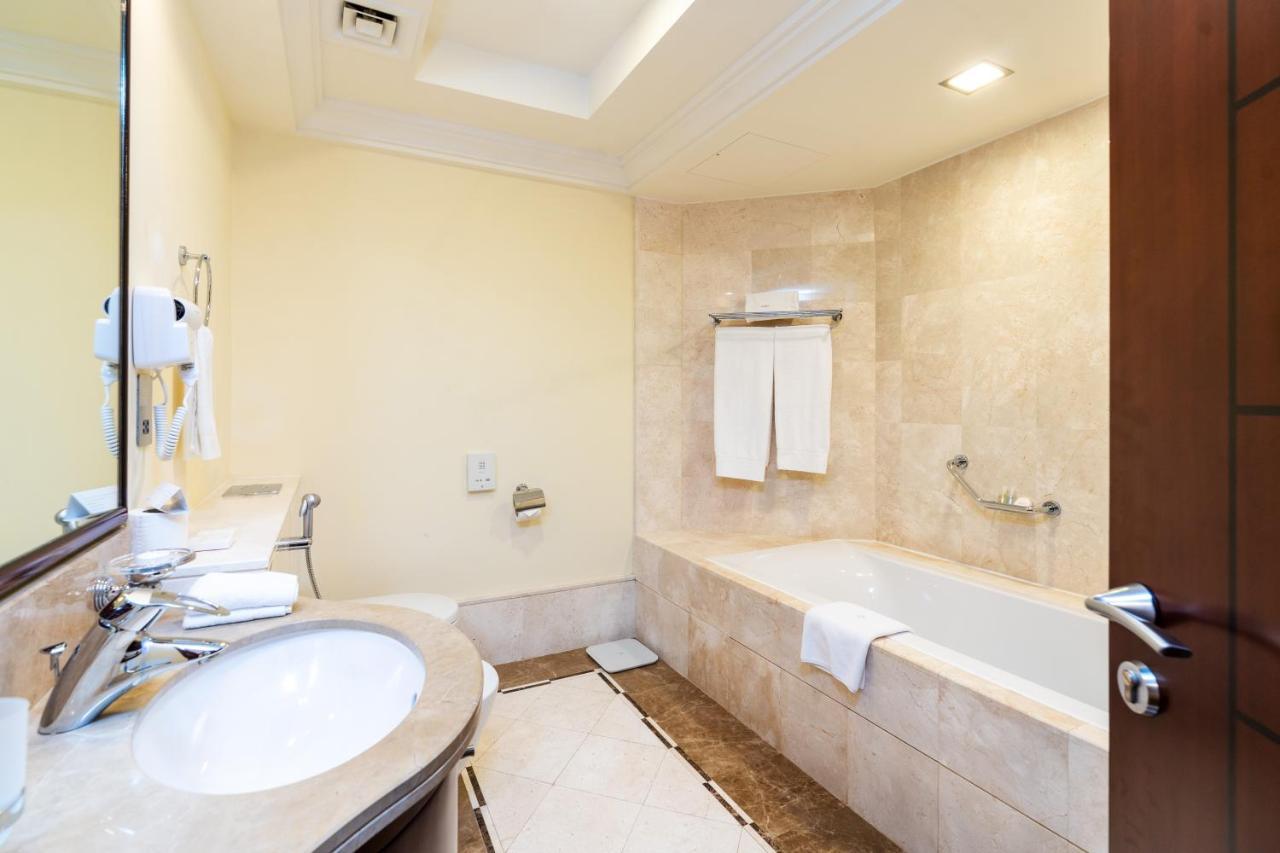 Royal Club By Rvhr, Grandeur Residence Crescent Palm Jumeirah Dubai Eksteriør bilde